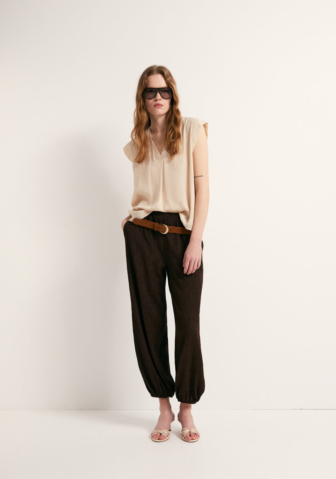 Basic Sleeveless Top With V Neck Top - Beige