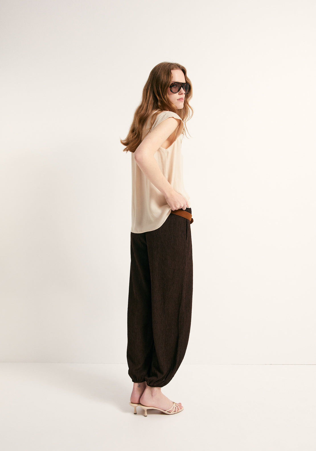 Basic Sleeveless Top With V Neck Top - Beige