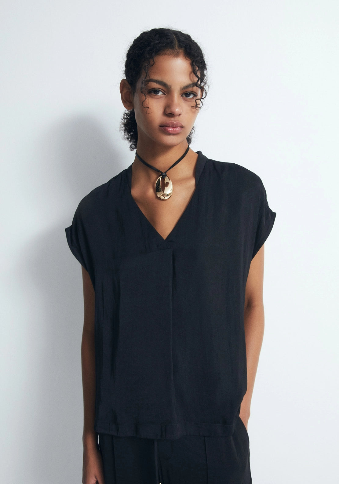 Loose-Fit V-Neck Top - Black