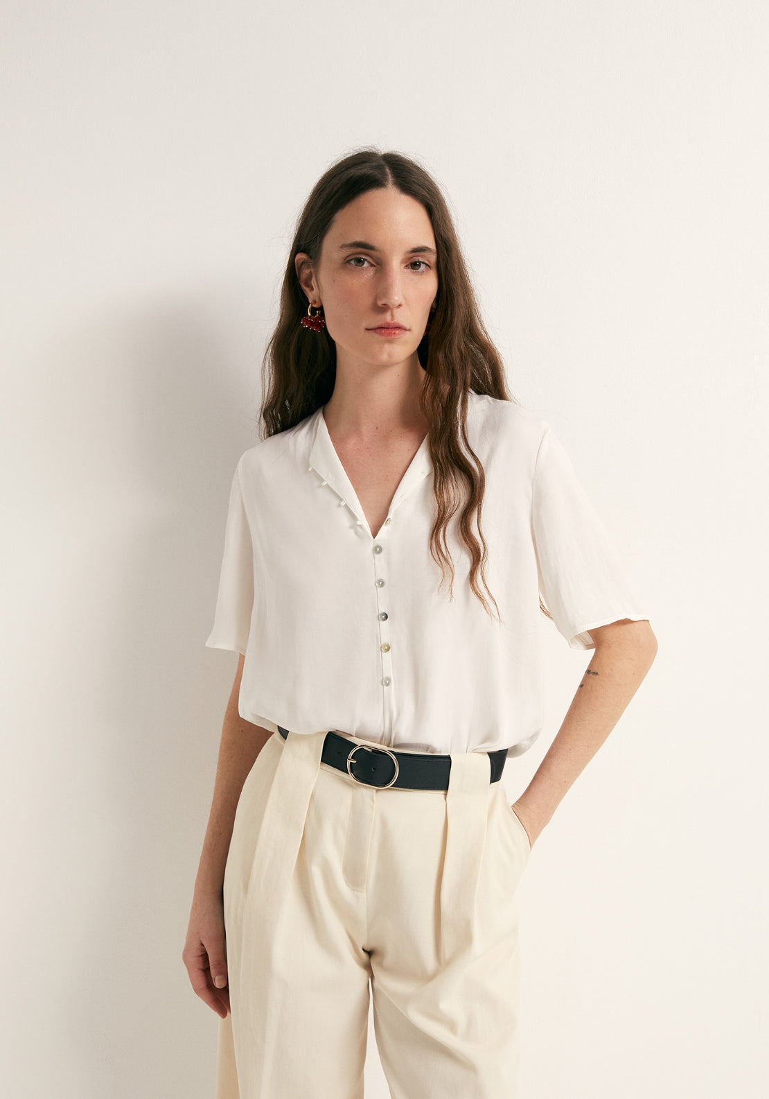 Short-Sleeved V-Neck Blouse - White
