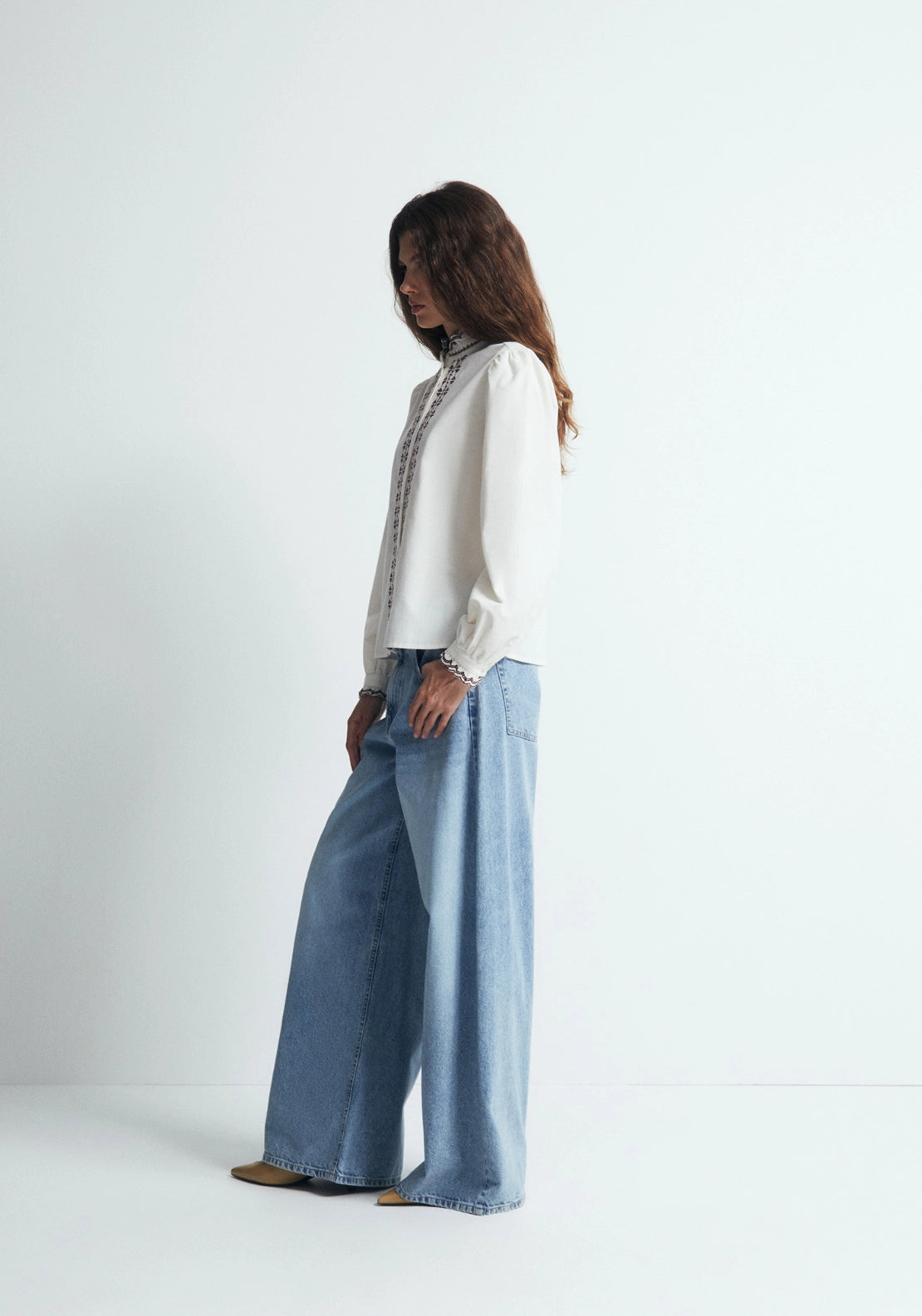Corduroy Contrast Collar Shirt - Off-white