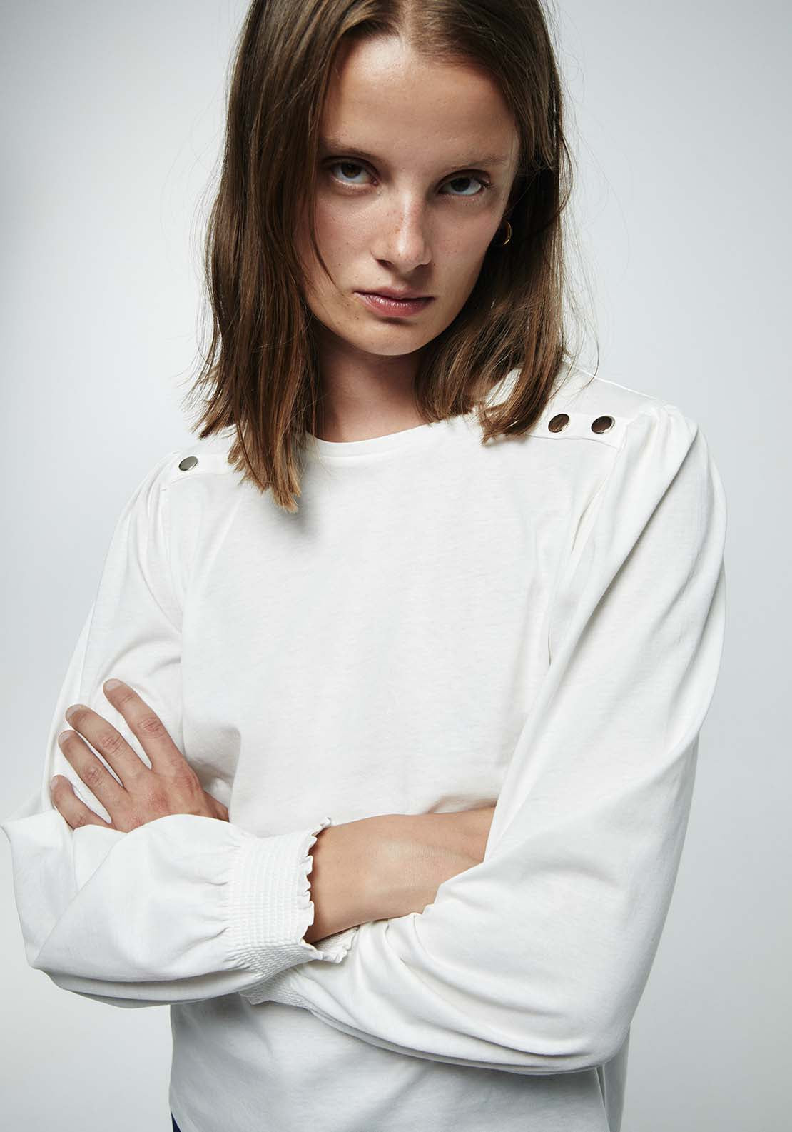 Buttons Plain Top - White