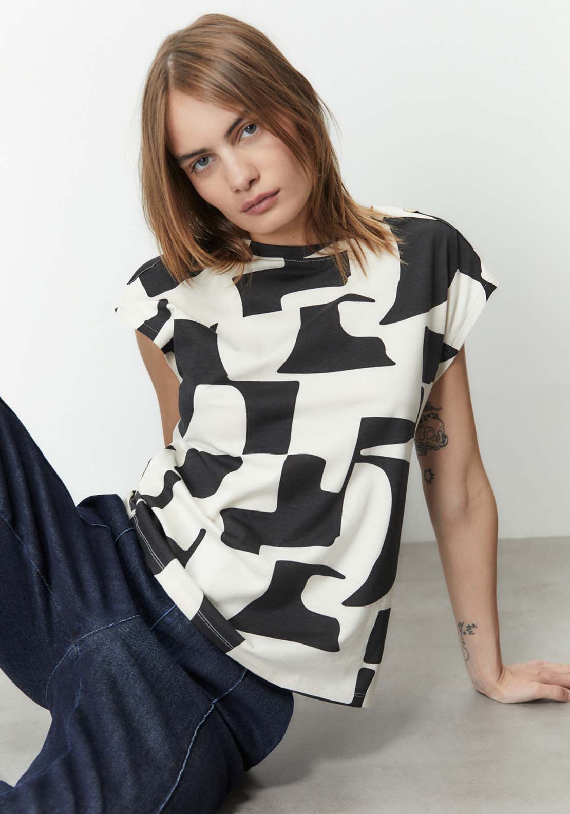 Sfera Printed Top - Black 1 Shaws Department Stores