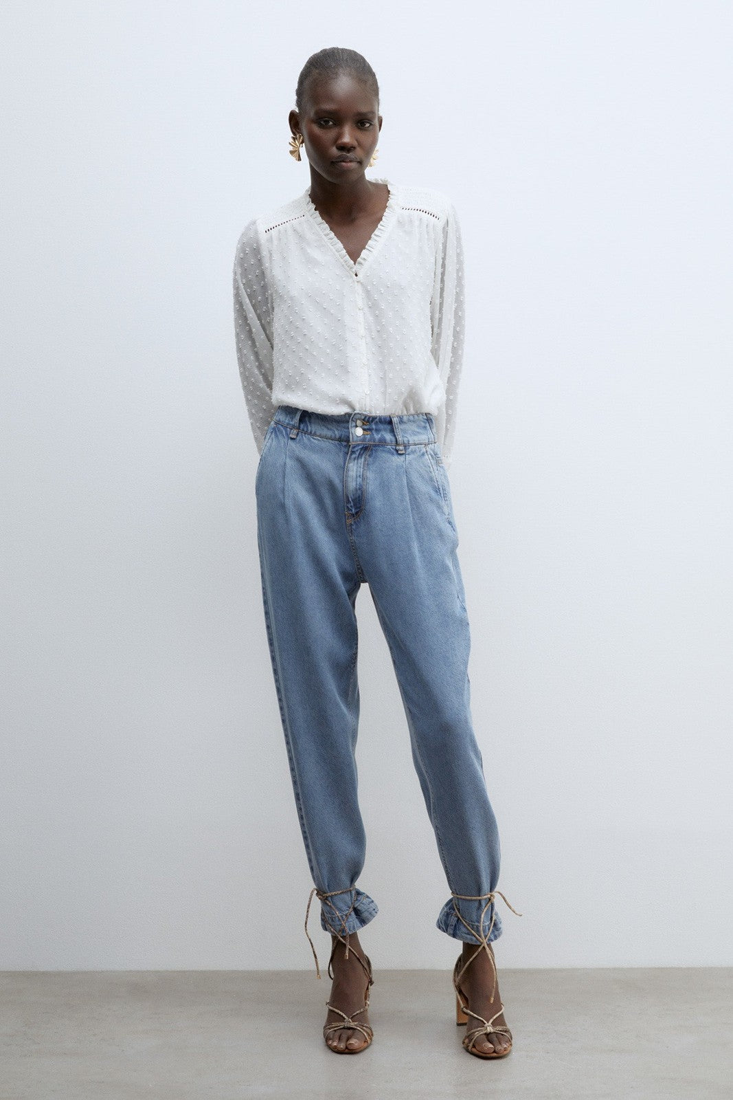 Sfera Buttons plumetis shirt - White 4 Shaws Department Stores