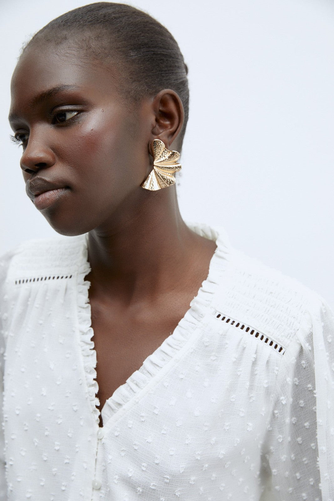 Sfera Buttons plumetis shirt - White 3 Shaws Department Stores