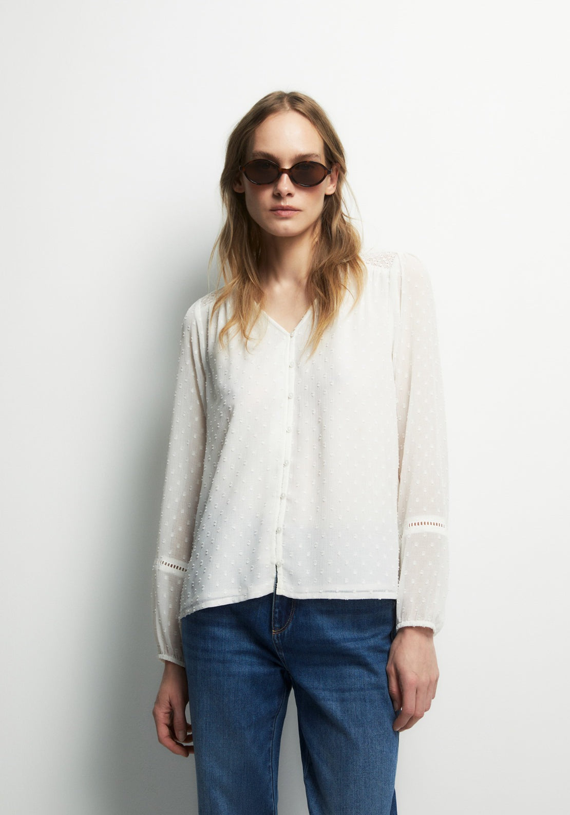 Buttons Plumetis Shirt - White
