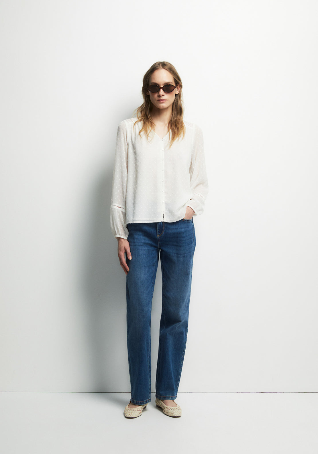 Buttons Plumetis Shirt - White