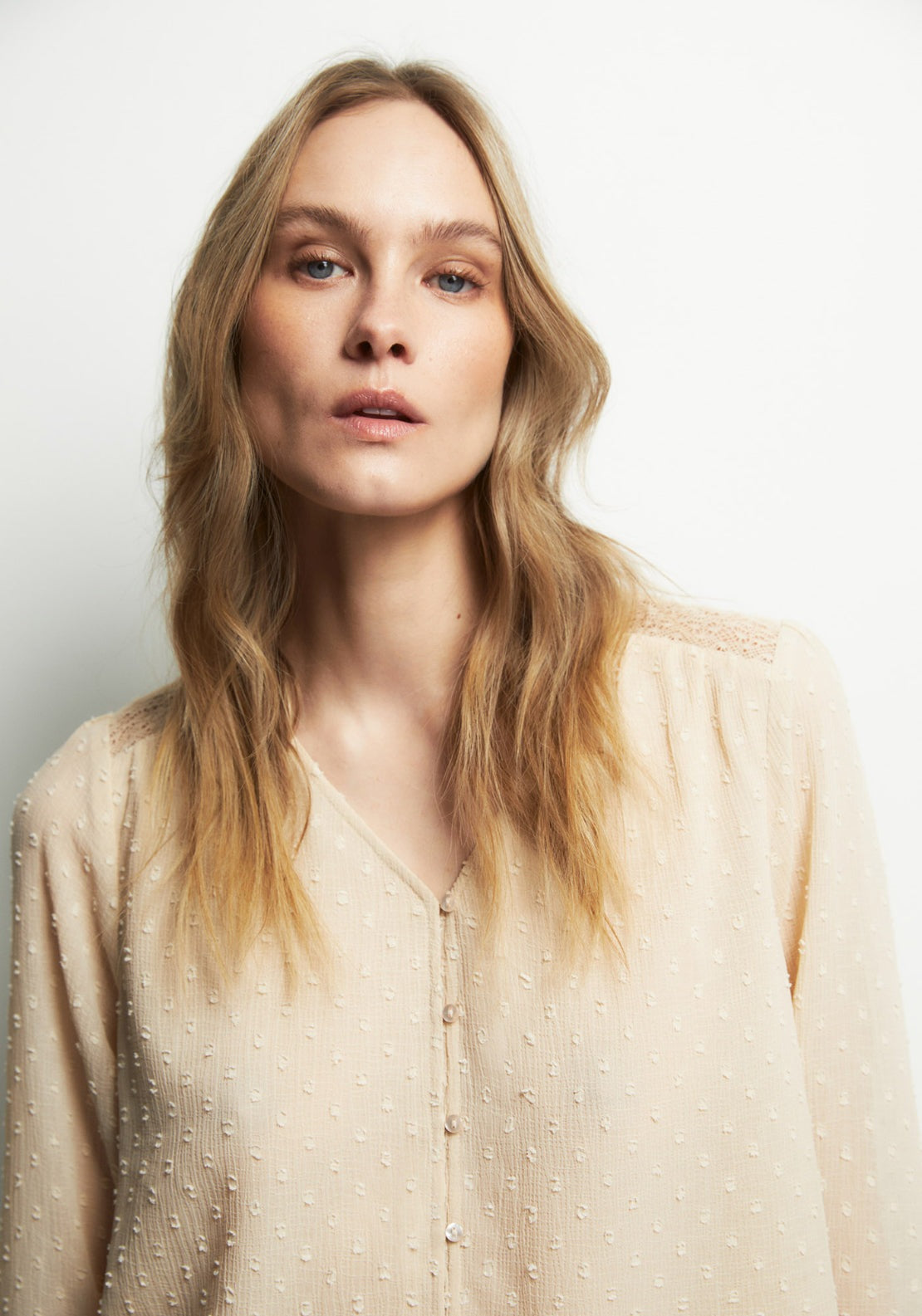 Buttons Plumetis Shirt - Brown