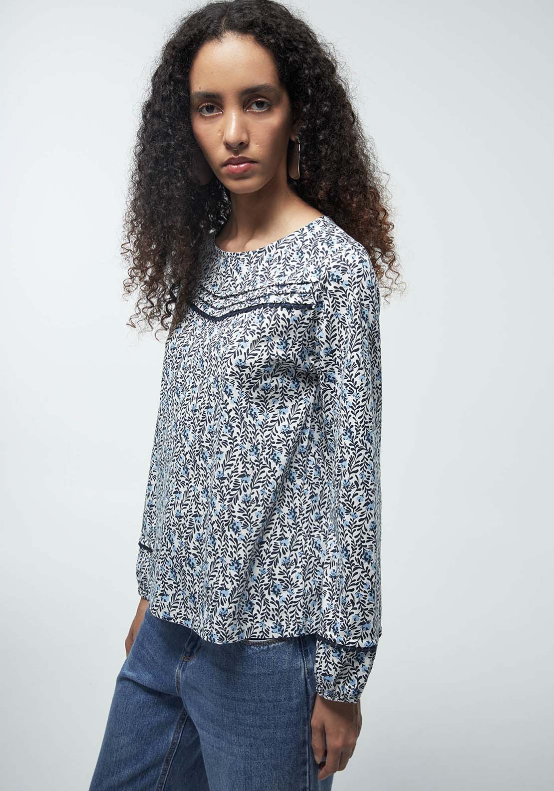 Romantic Long Sleeved T-Shirt - Blue