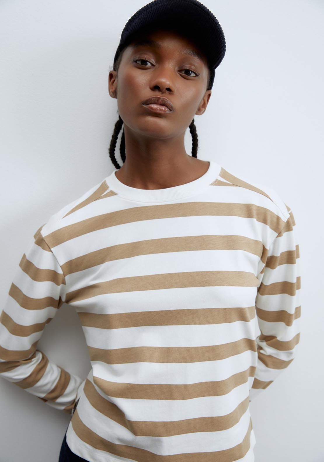 Sfera Basic sweatshirt - Beige 2 Shaws Department Stores