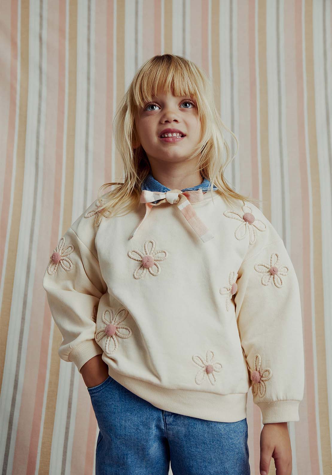 Sfera Flowers sweatshirt - Ivory 8 Shaws Department Stores