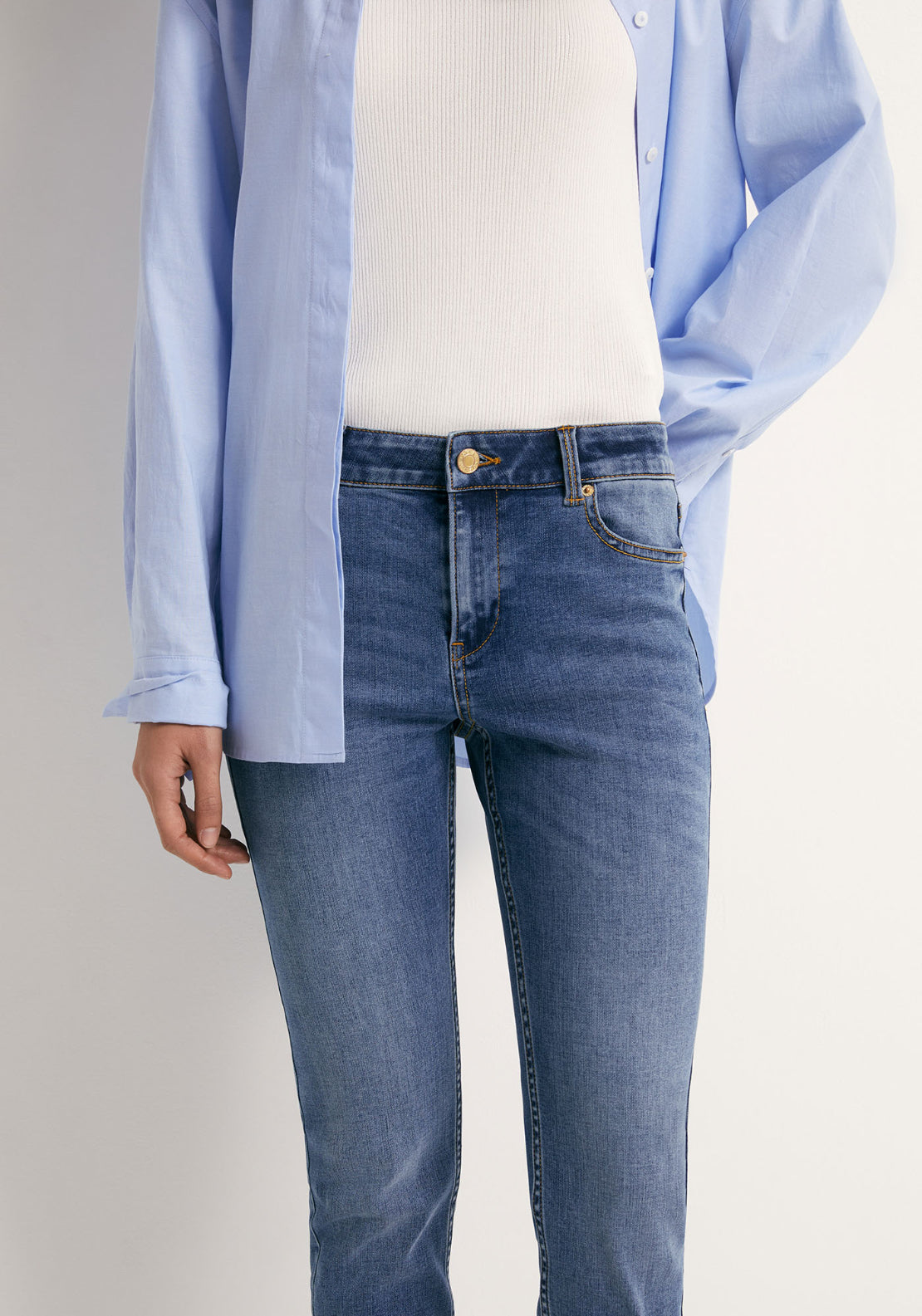 Mid Rise Cigarette Jeans - Denim