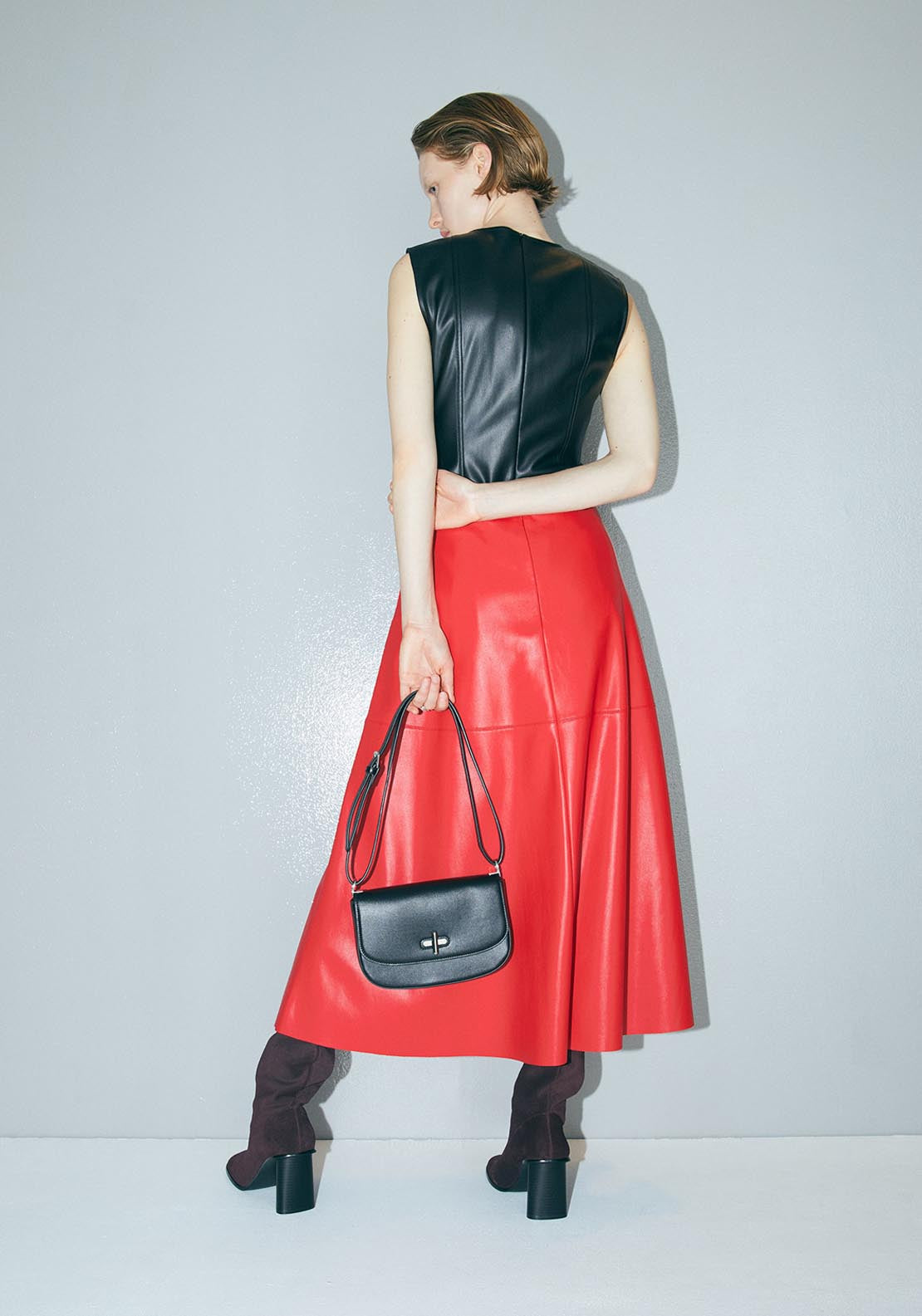 Structured Bag With Clasp - Black