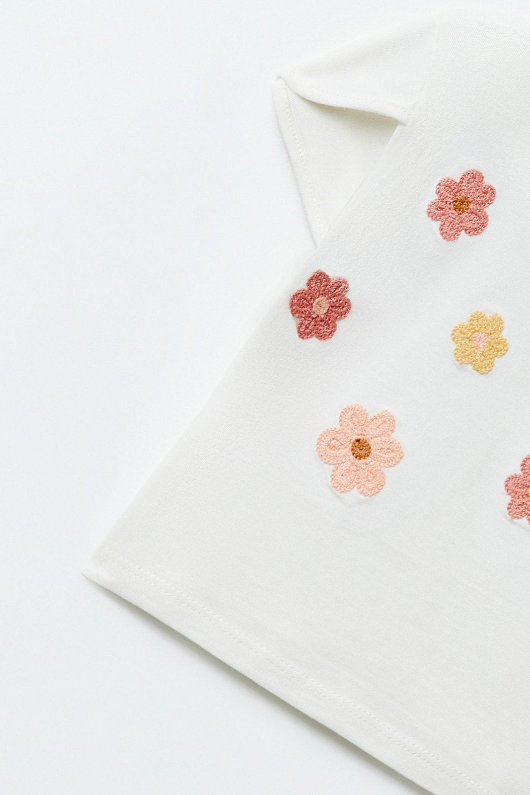 Sfera Crochet flowers T-shirt - White 3 Shaws Department Stores