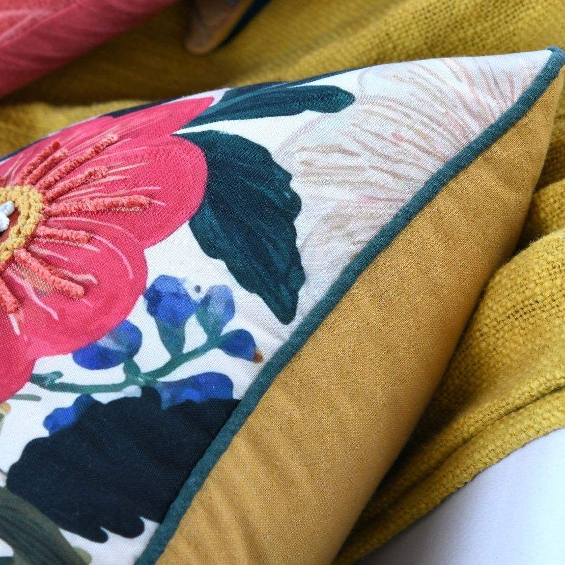 Floral Print Throw Cushion - Multicolore