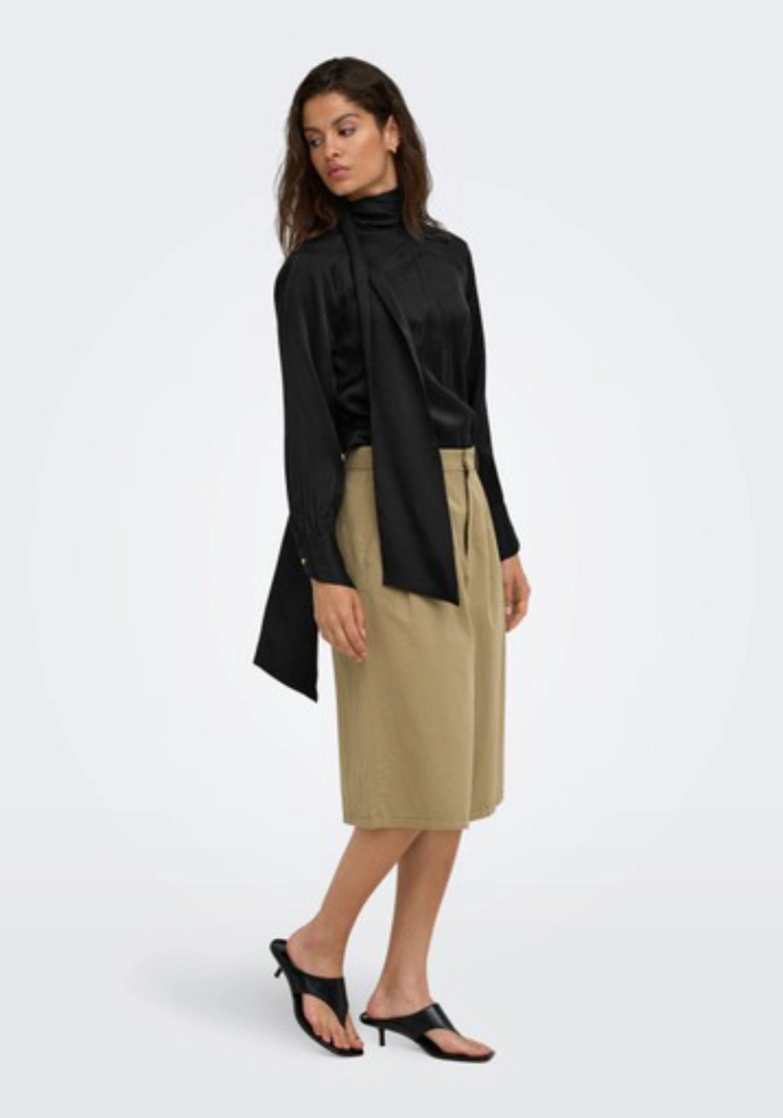 Fia Long Sleeve Bow Top - Black