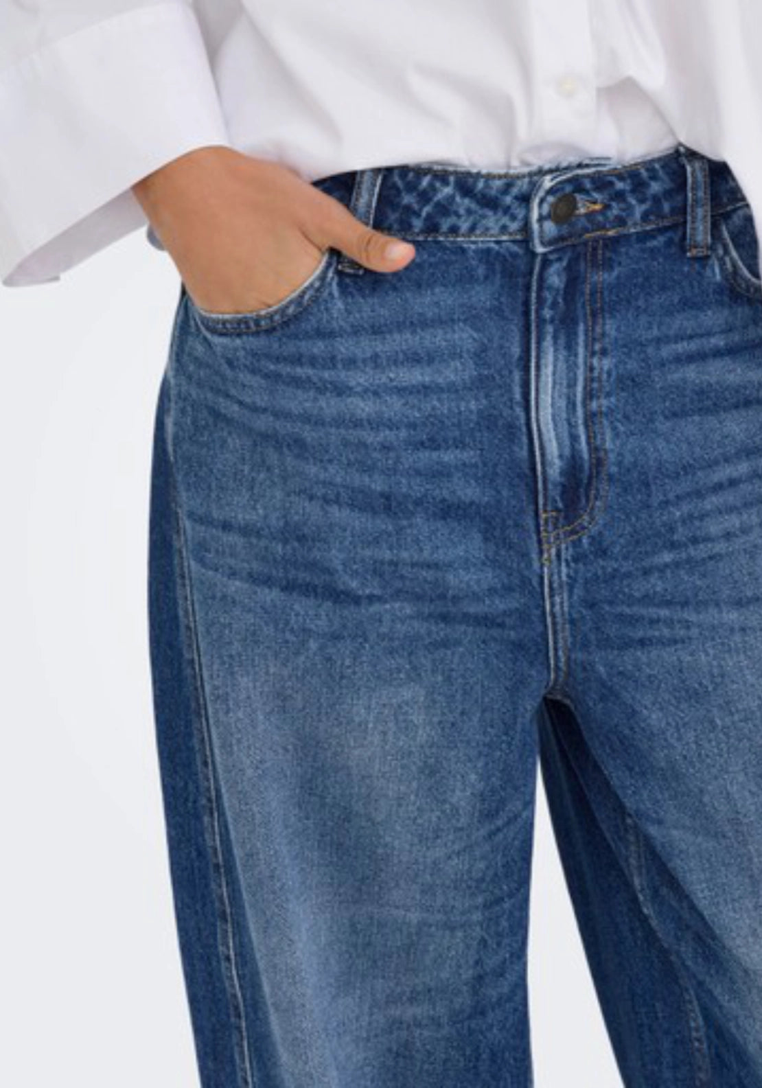 Susie Medium Rise Barrel Jeans - Blue Denim
