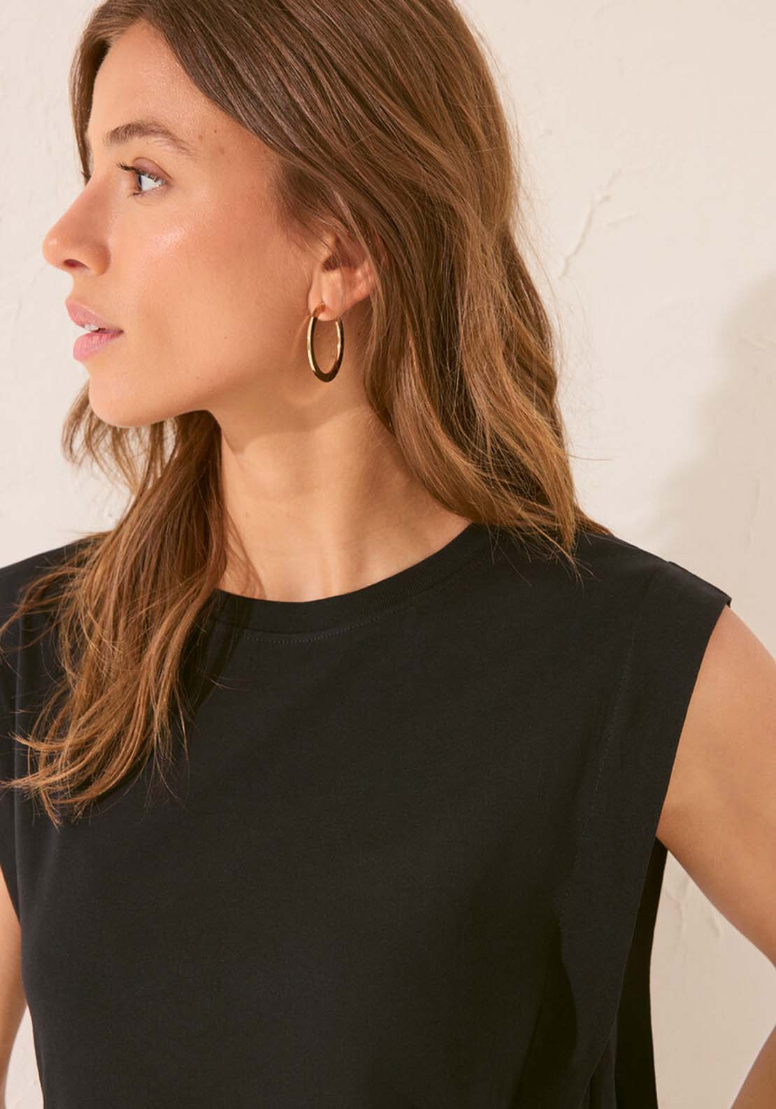 Sleeveless T-Shirt - Black