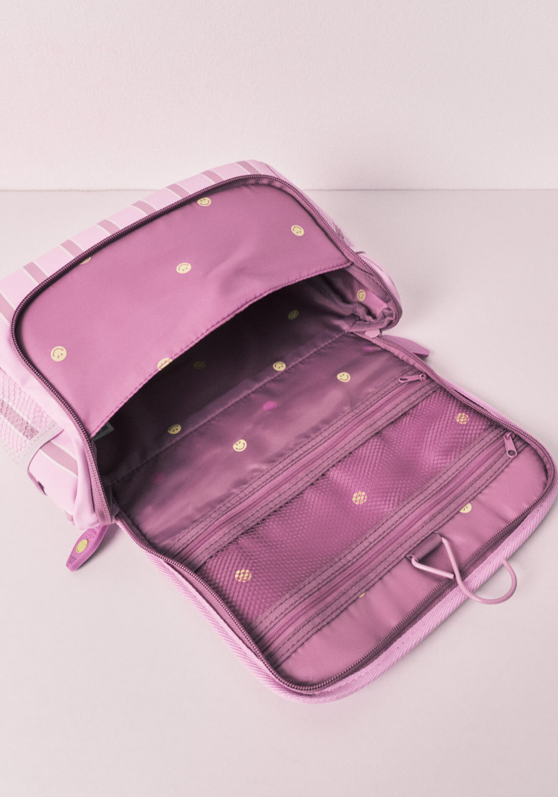Smileyworld® Hanging Vanity Case - Multicolour