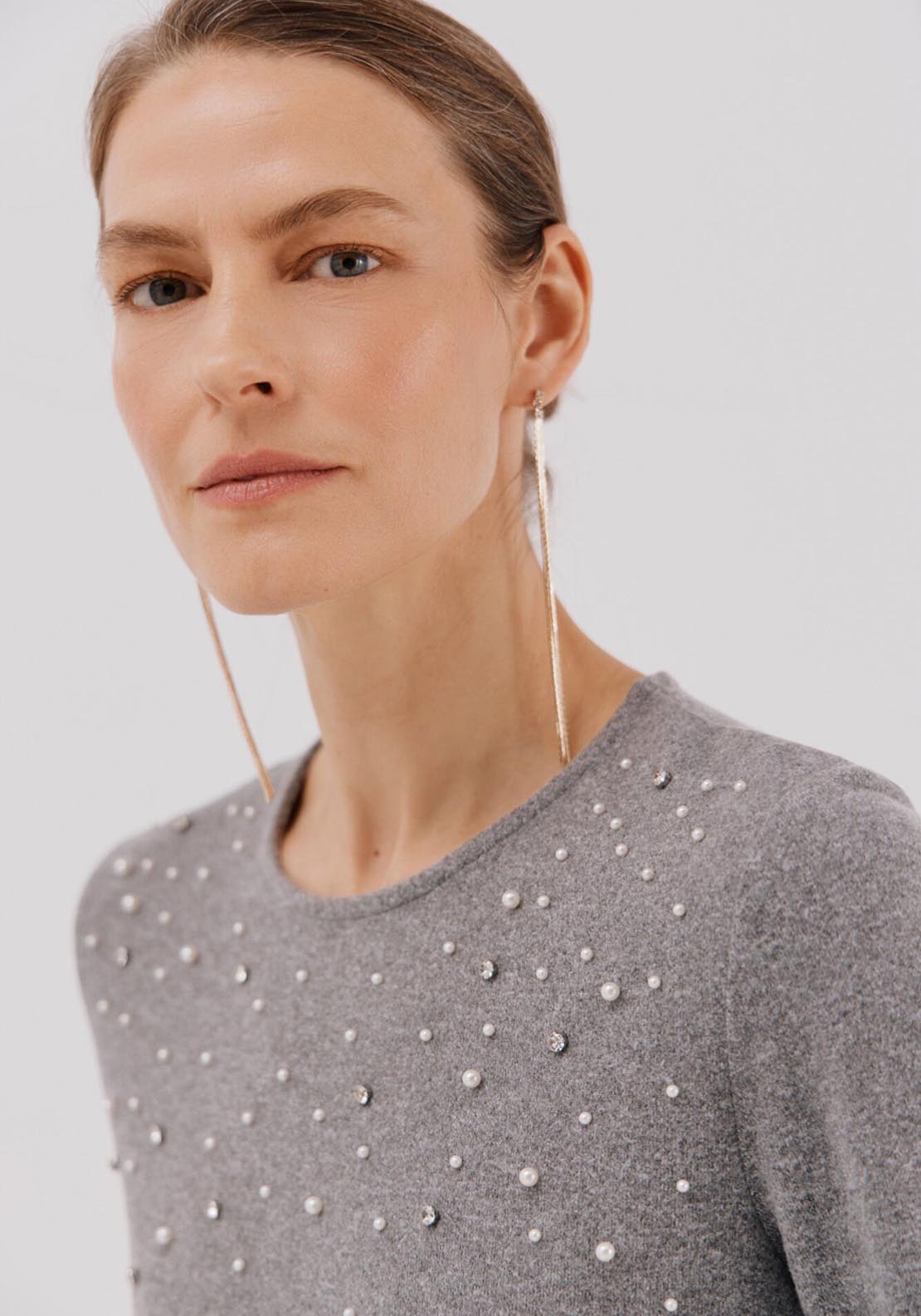 T-Shirt With Pearl & Rhinestone Details - Grey