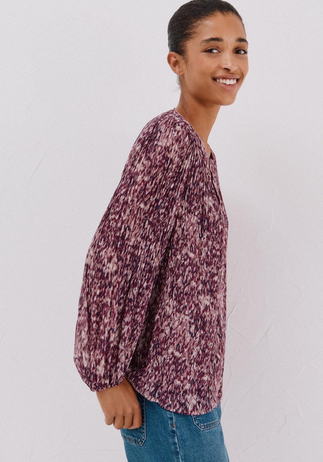 Contrast Pleated Blouse - Burgundy