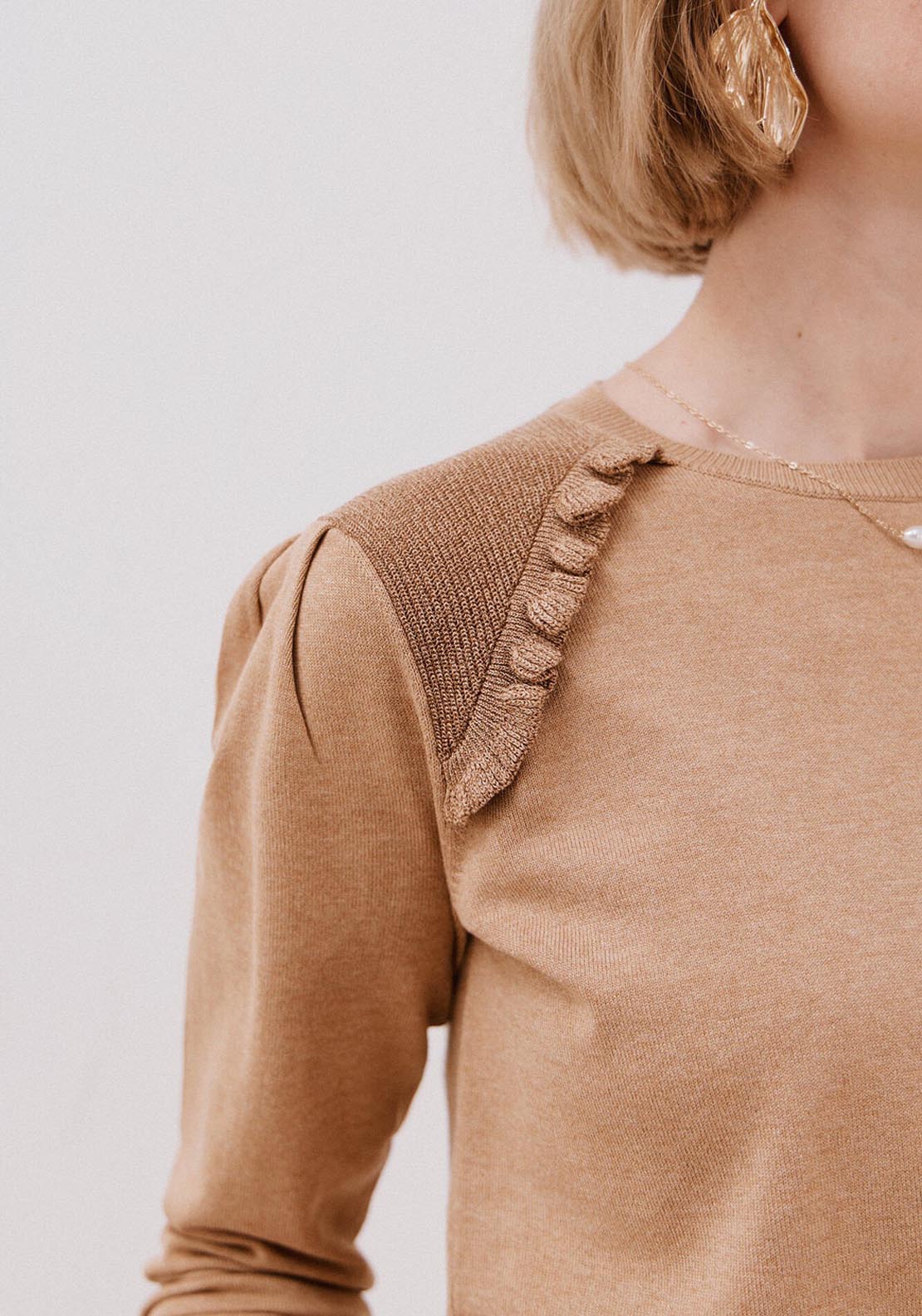Ruffle Ornament Sweater - Brown