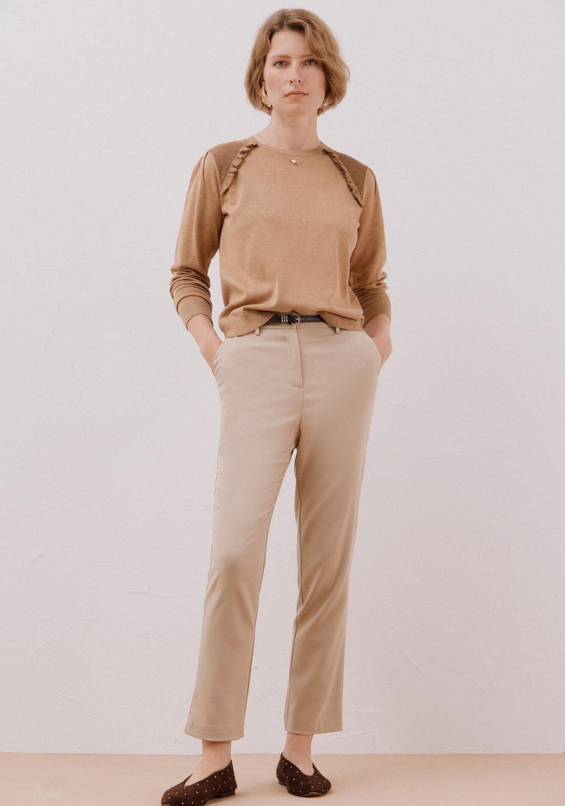 Ruffle Ornament Sweater - Brown