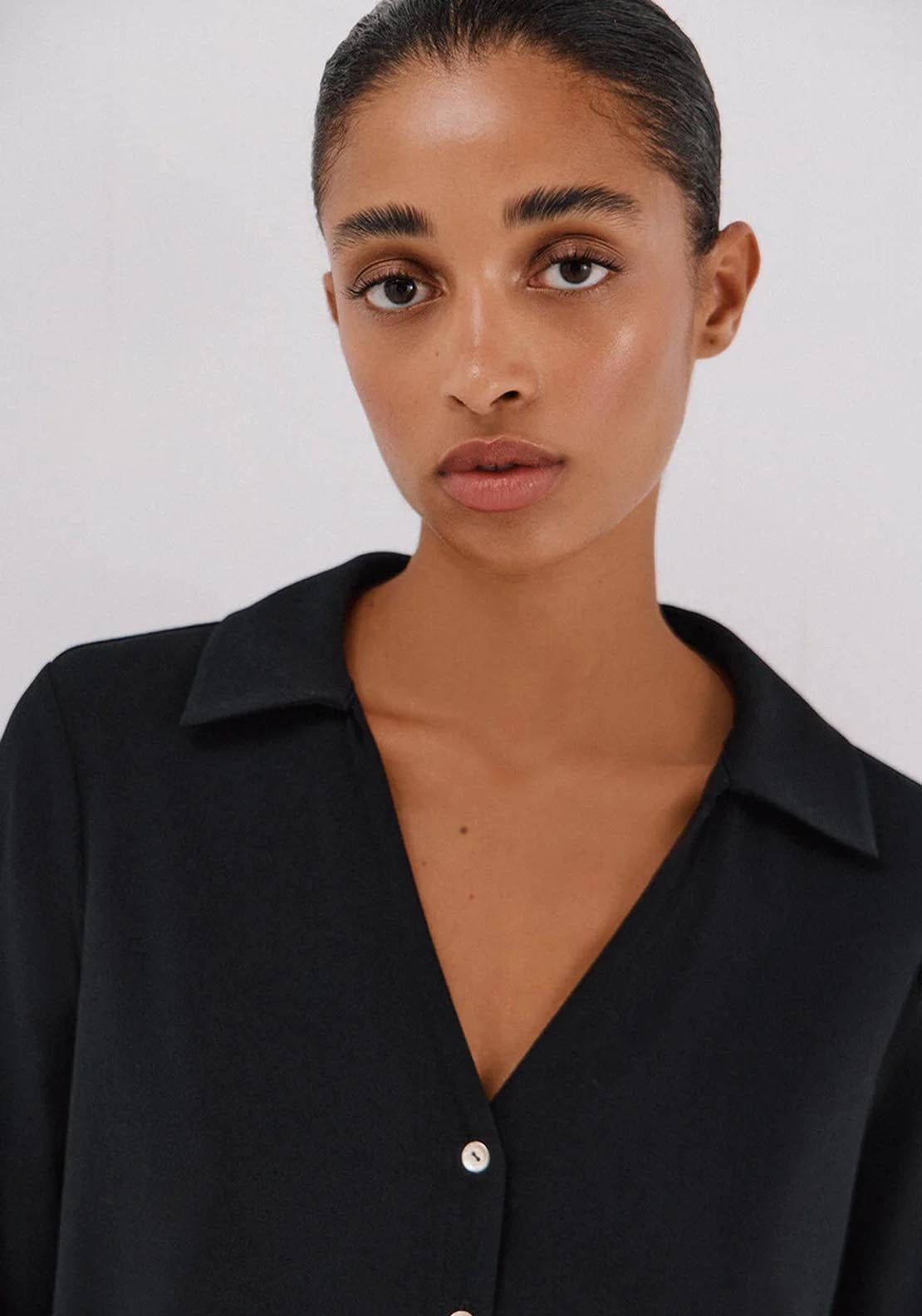 Elastic Buttons Shirt - Black