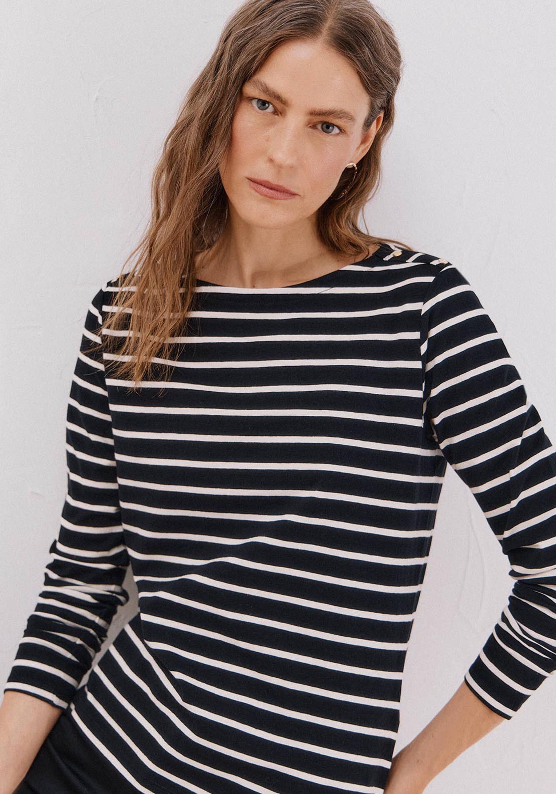 Boat Neck T-Shirt With Buttons - White