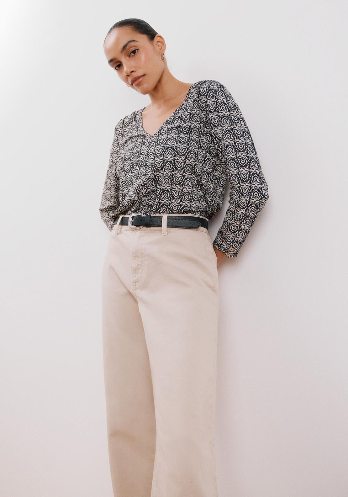 Cortefiel Flowy V Neckline T-Shirt - White Print 4 Shaws Department Stores