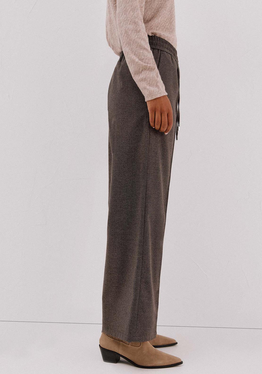 Panralón Rubber Texture Trousers - Brown