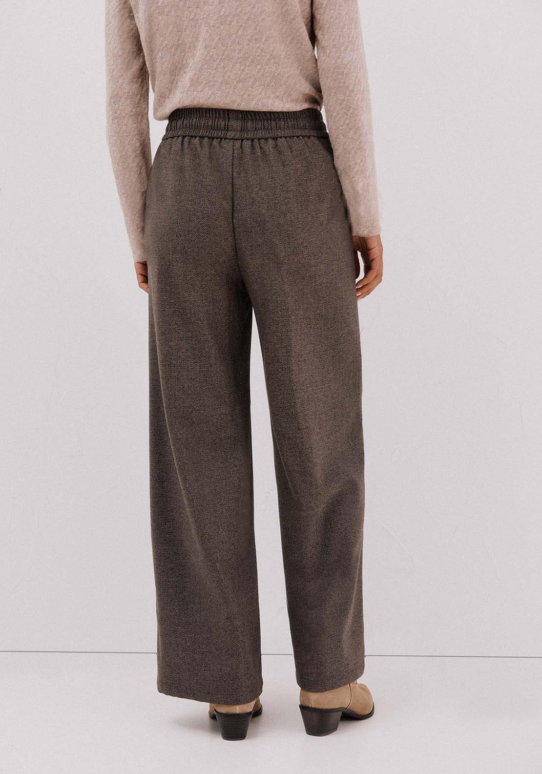 Panralón Rubber Texture Trousers - Brown