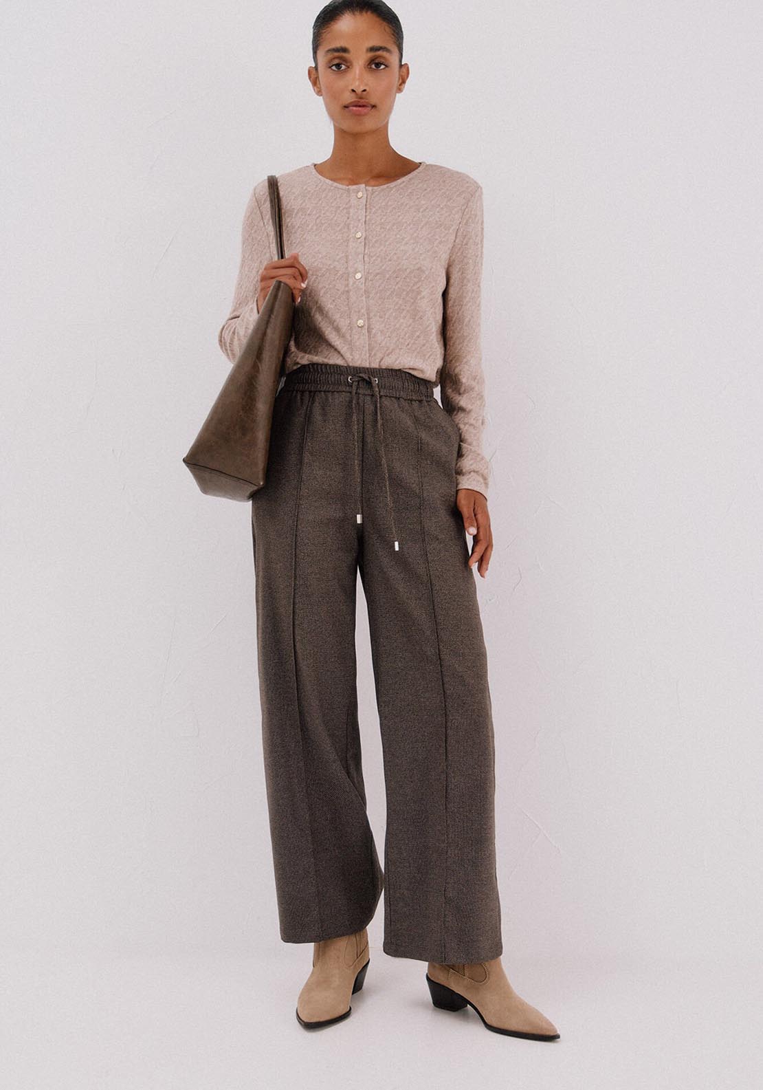Panralón Rubber Texture Trousers - Brown