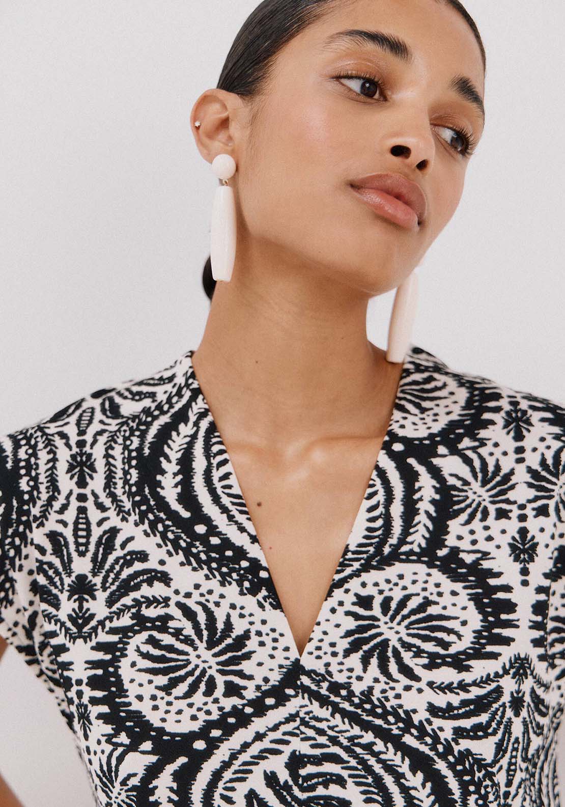 Printed T-Shirt With Gathered V Neckline - White