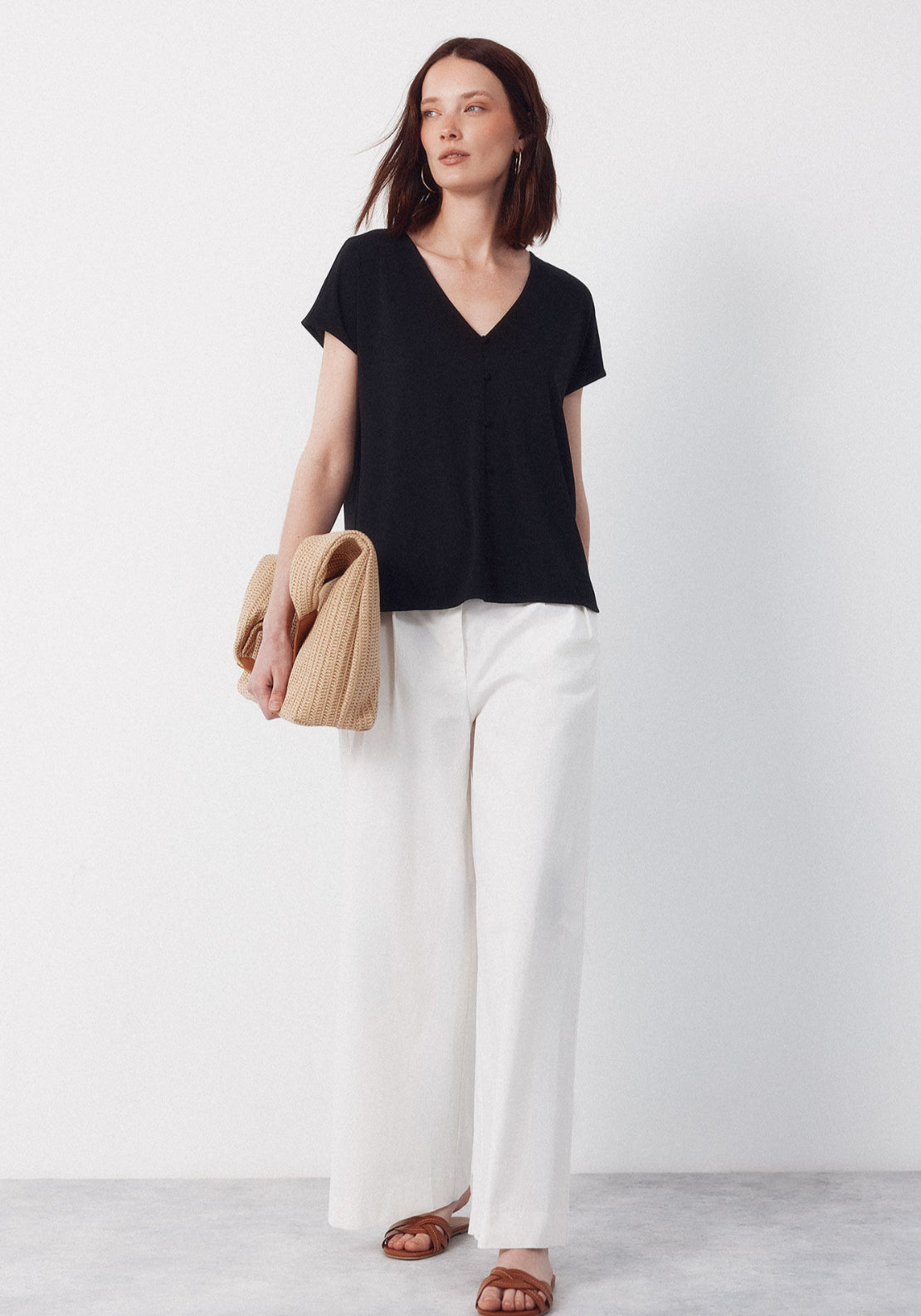 V- Buttons Neckline V - Black