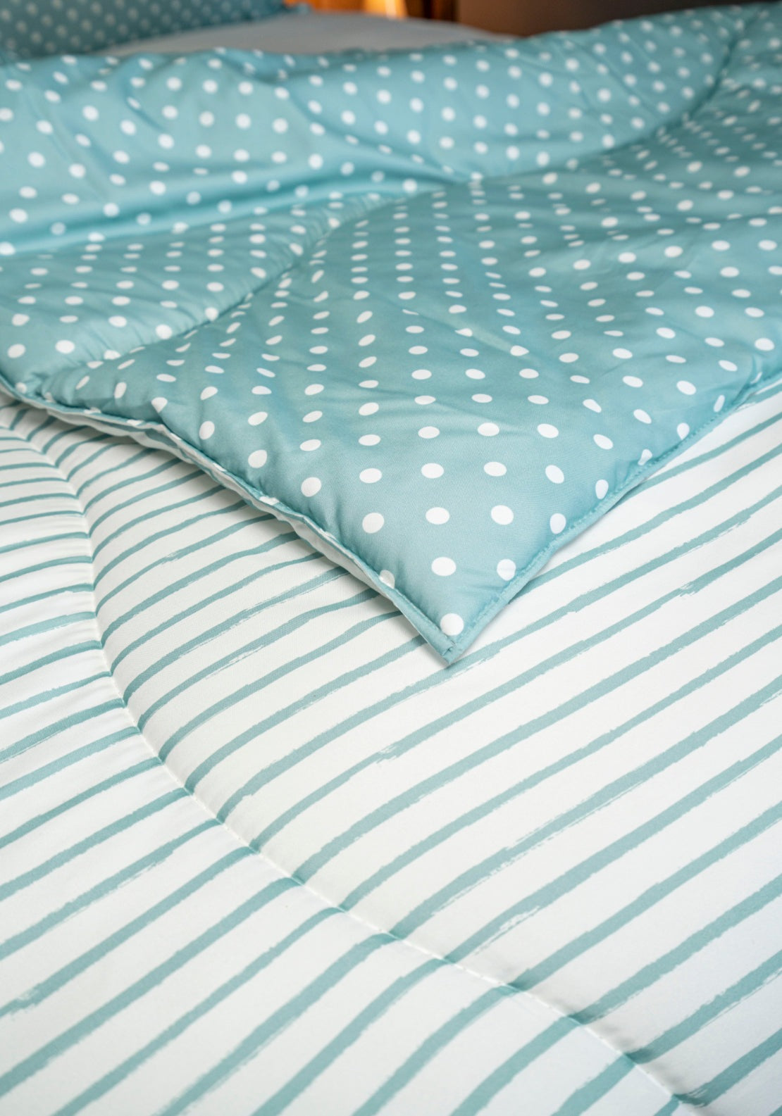 Slumberdown Spring Fresh Coverless Duvet 7.5 Tog - White 3 Shaws Department Stores