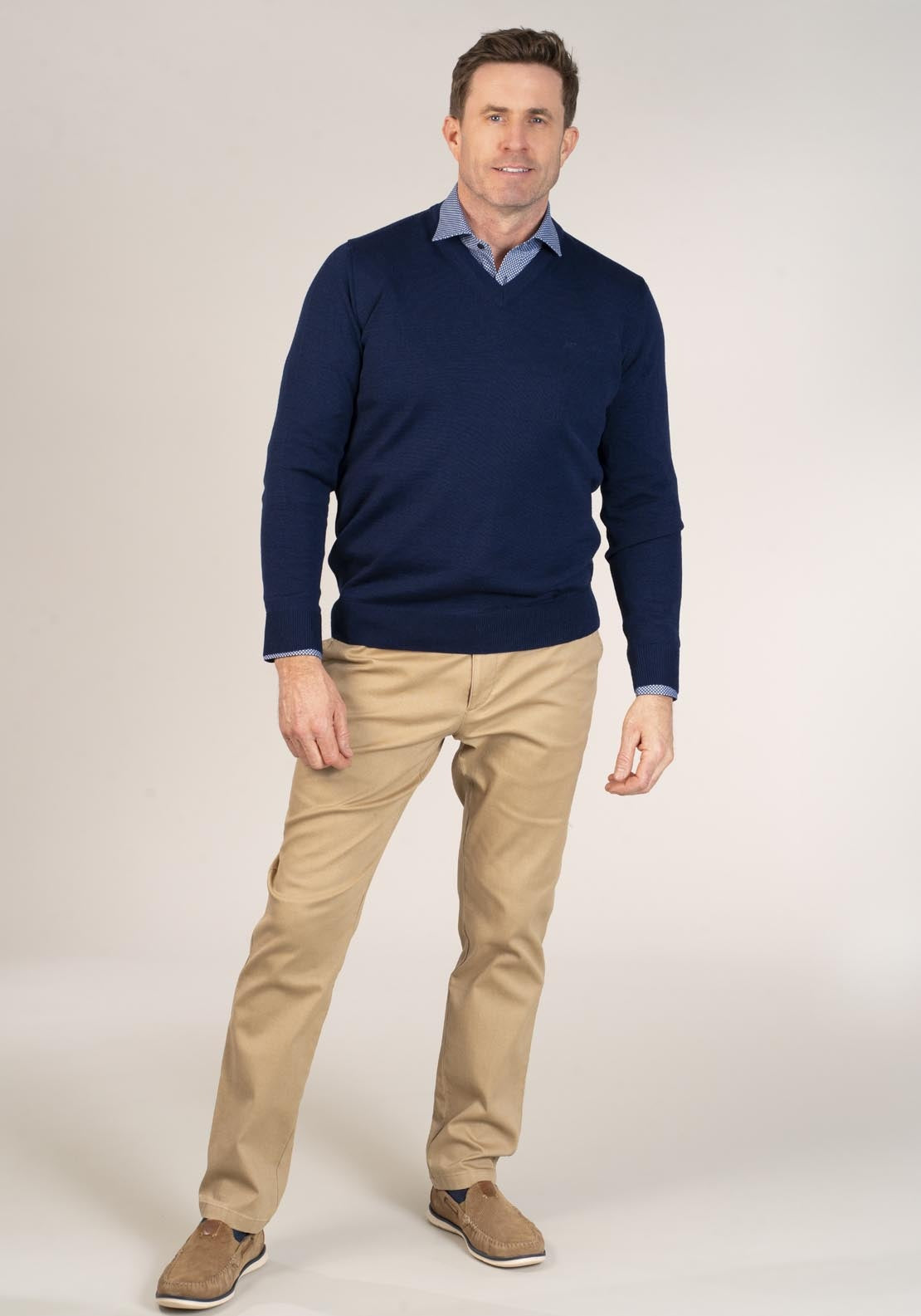 Yeats 50/50 Fine Merino Wool & Acrylic V-Neck Knit - Navy 4 Shaws Department Stores