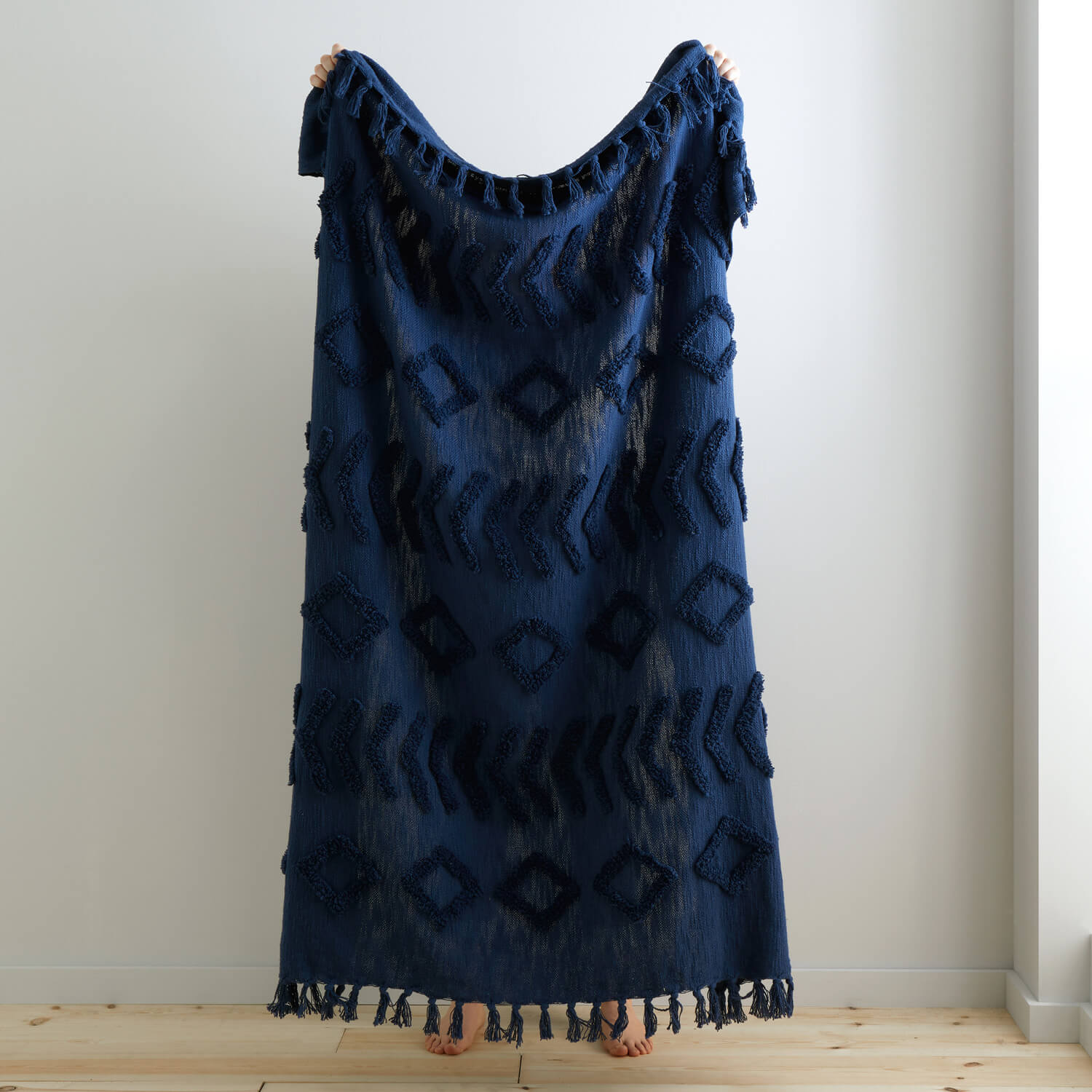 Pineapple Elephant Kabeli Tufted 130x170cm Blanket Throw Navy 2 Shaws Department Stores