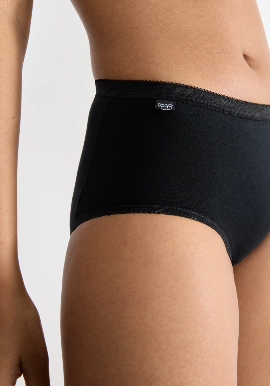 Basic Maxi Brief 3 Plus 1 Pack - Black
