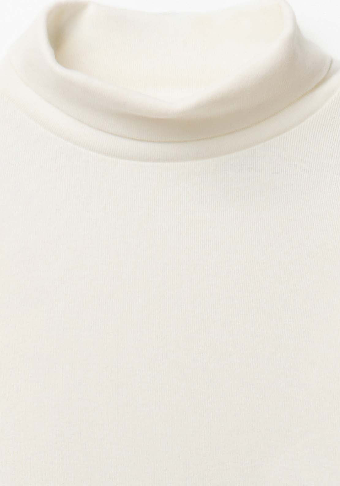 Long Sleeved T-Shirt With Mock Neck - White
