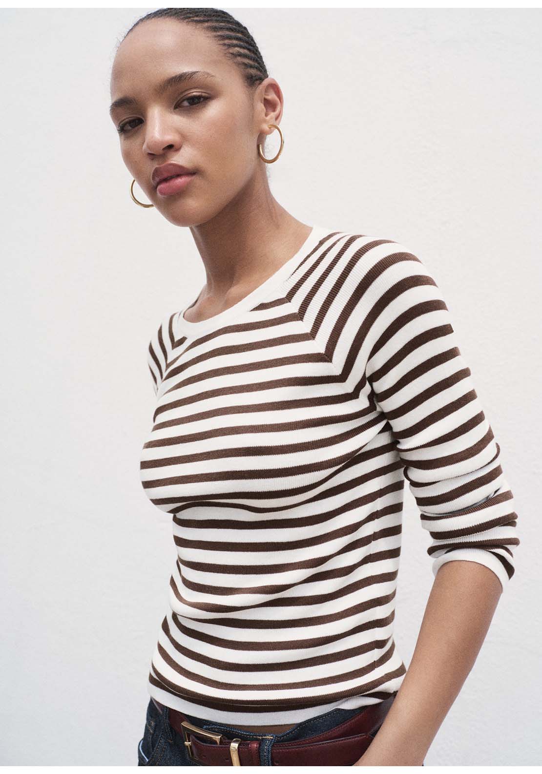 Long-Sleeved Fine Knit Sweater - Beige