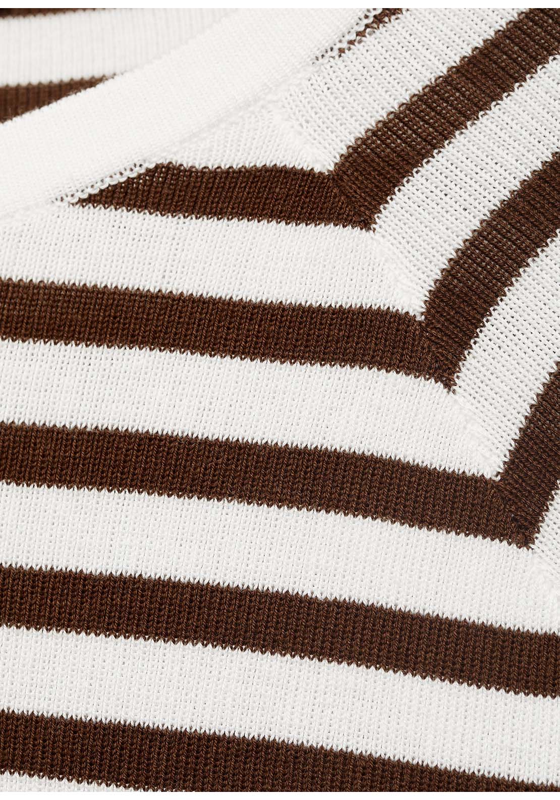 Long-Sleeved Fine Knit Sweater - Beige