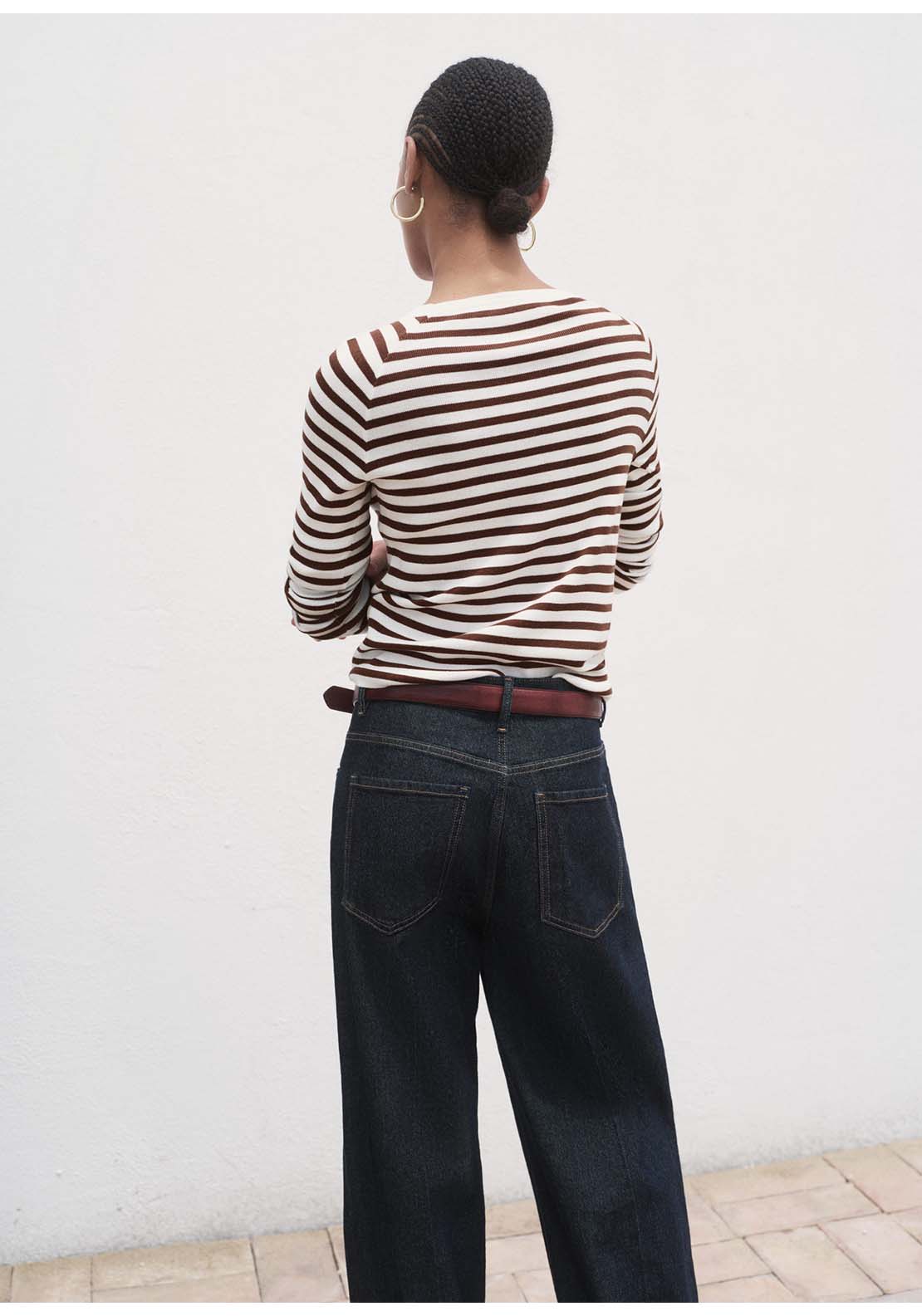 Long-Sleeved Fine Knit Sweater - Beige