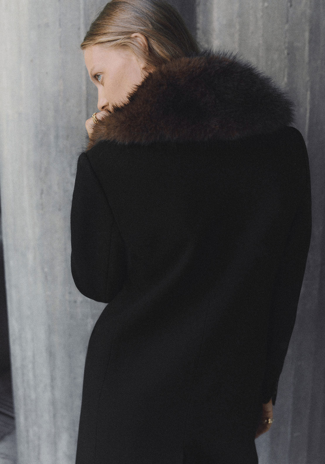 Wool Coat With Fur Collar - Black