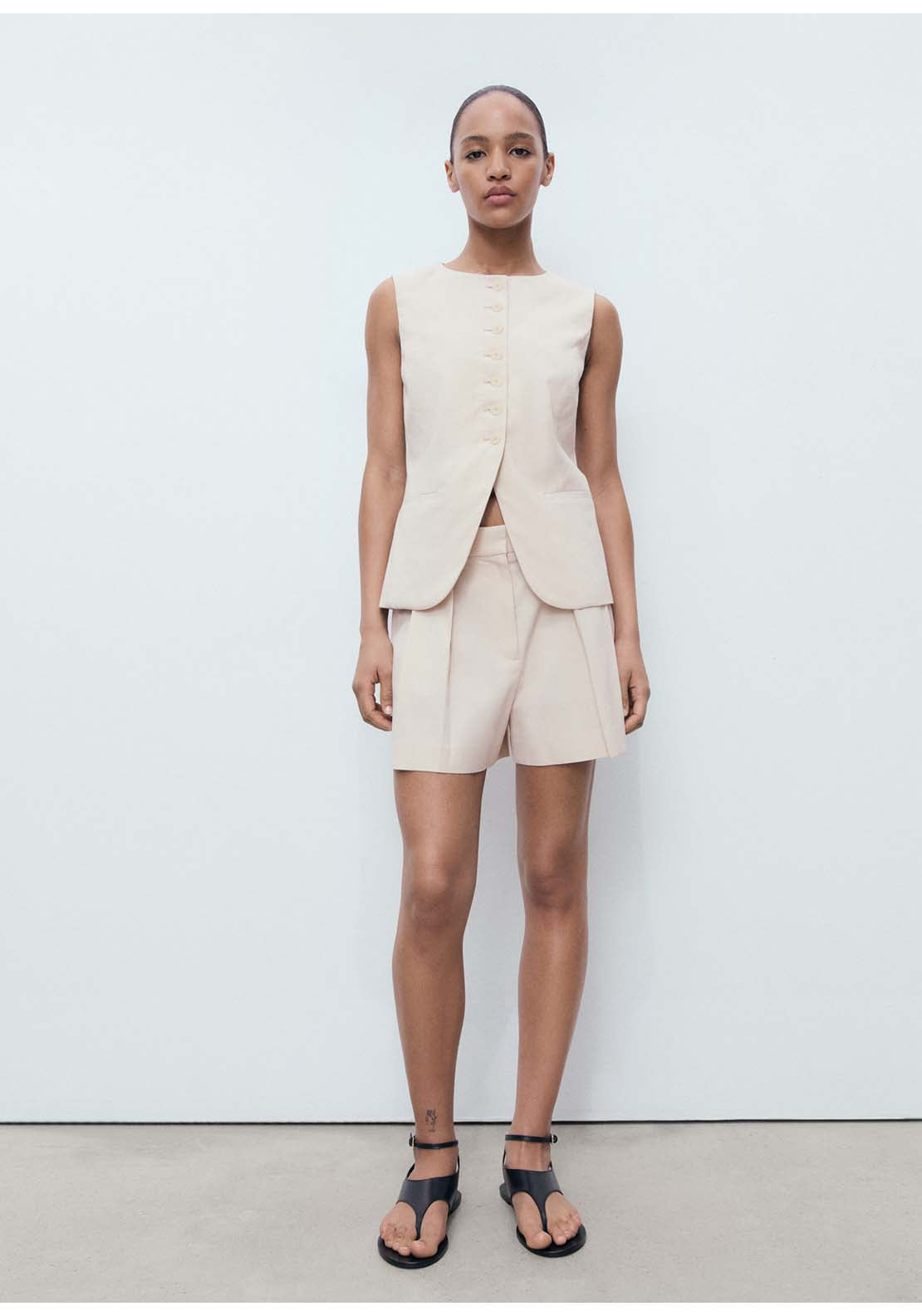 Pleated Suit Shorts - Beige