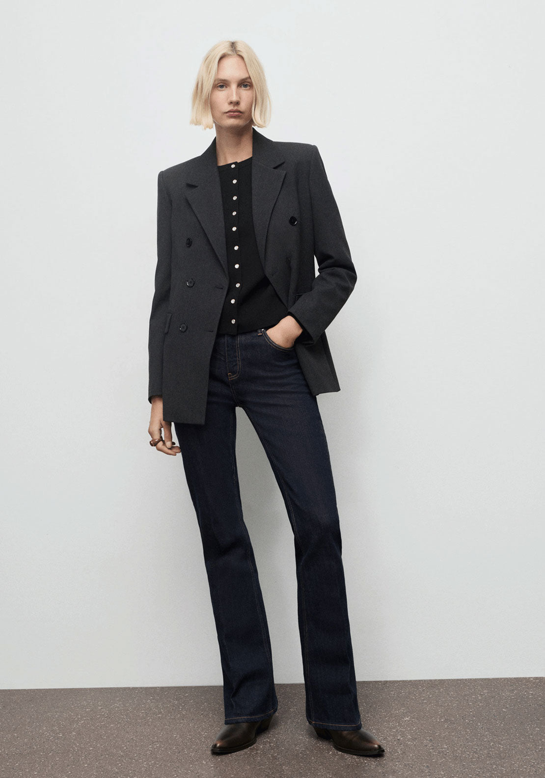 Short Buttoned Cardigan - Black