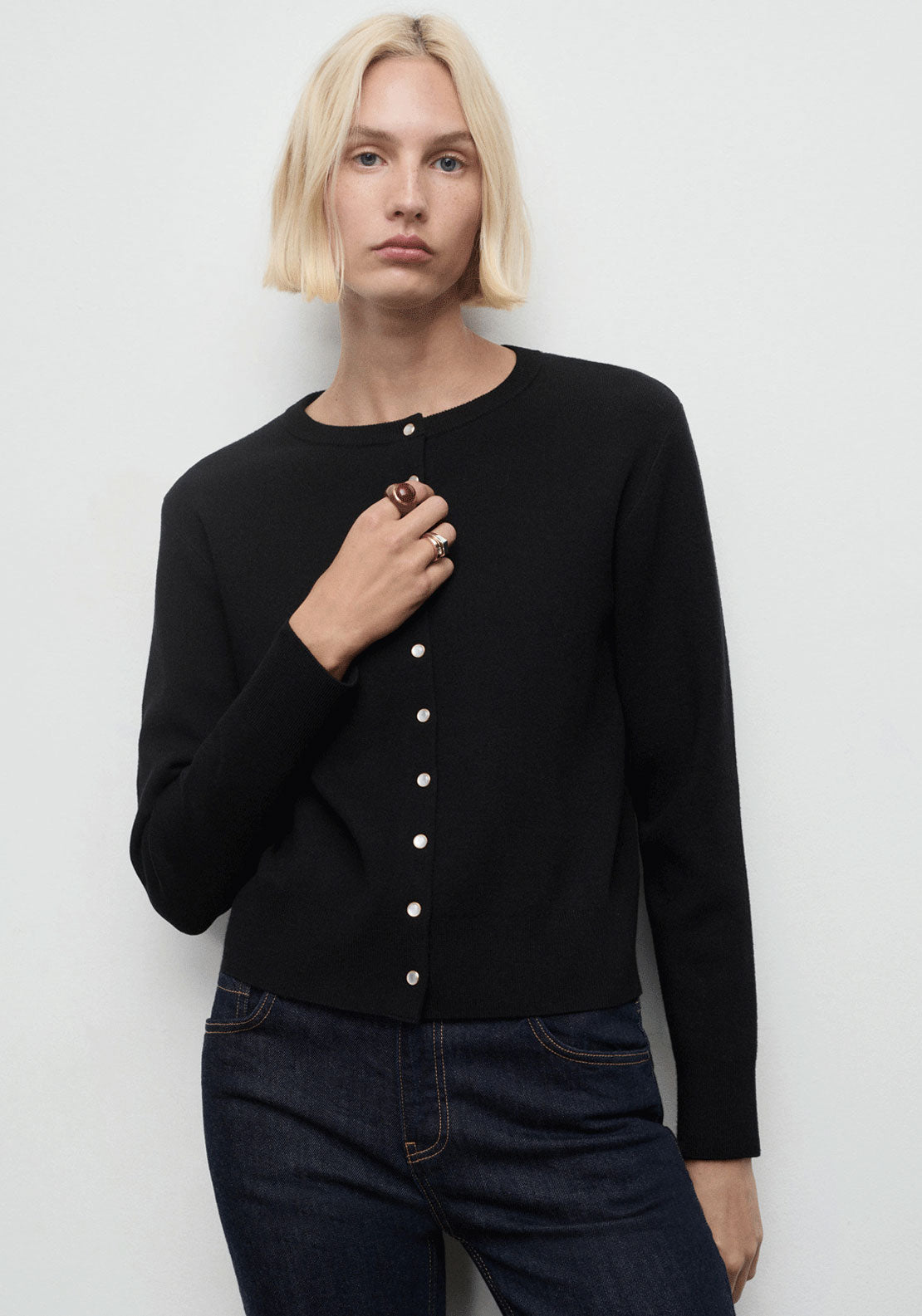 Short Buttoned Cardigan - Black