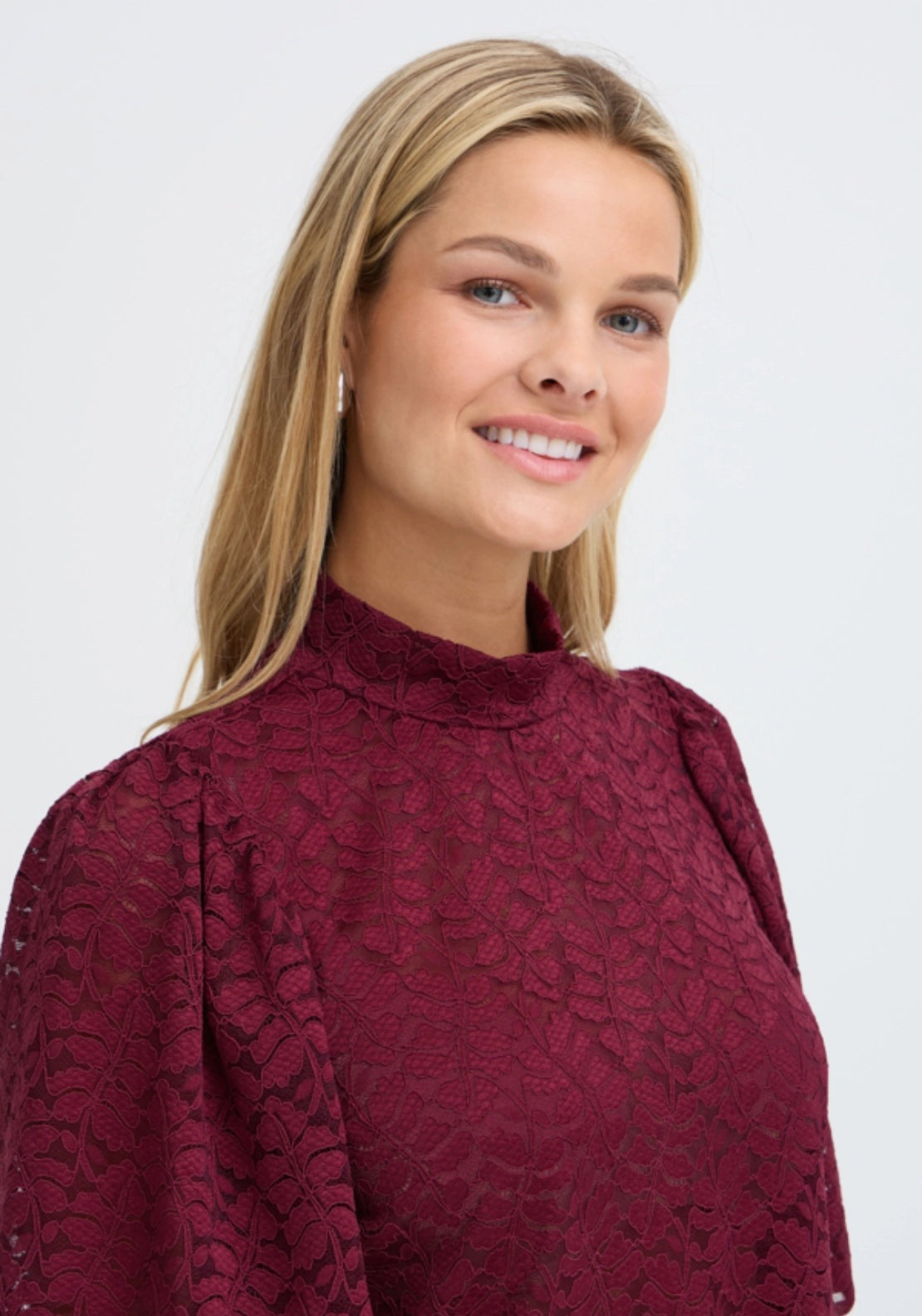 Scallop Hem Lace T-Shirt - Red