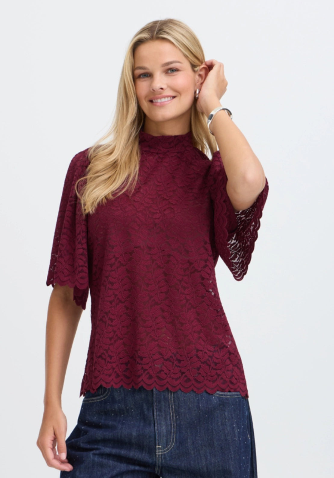 Scallop Hem Lace T-Shirt - Red