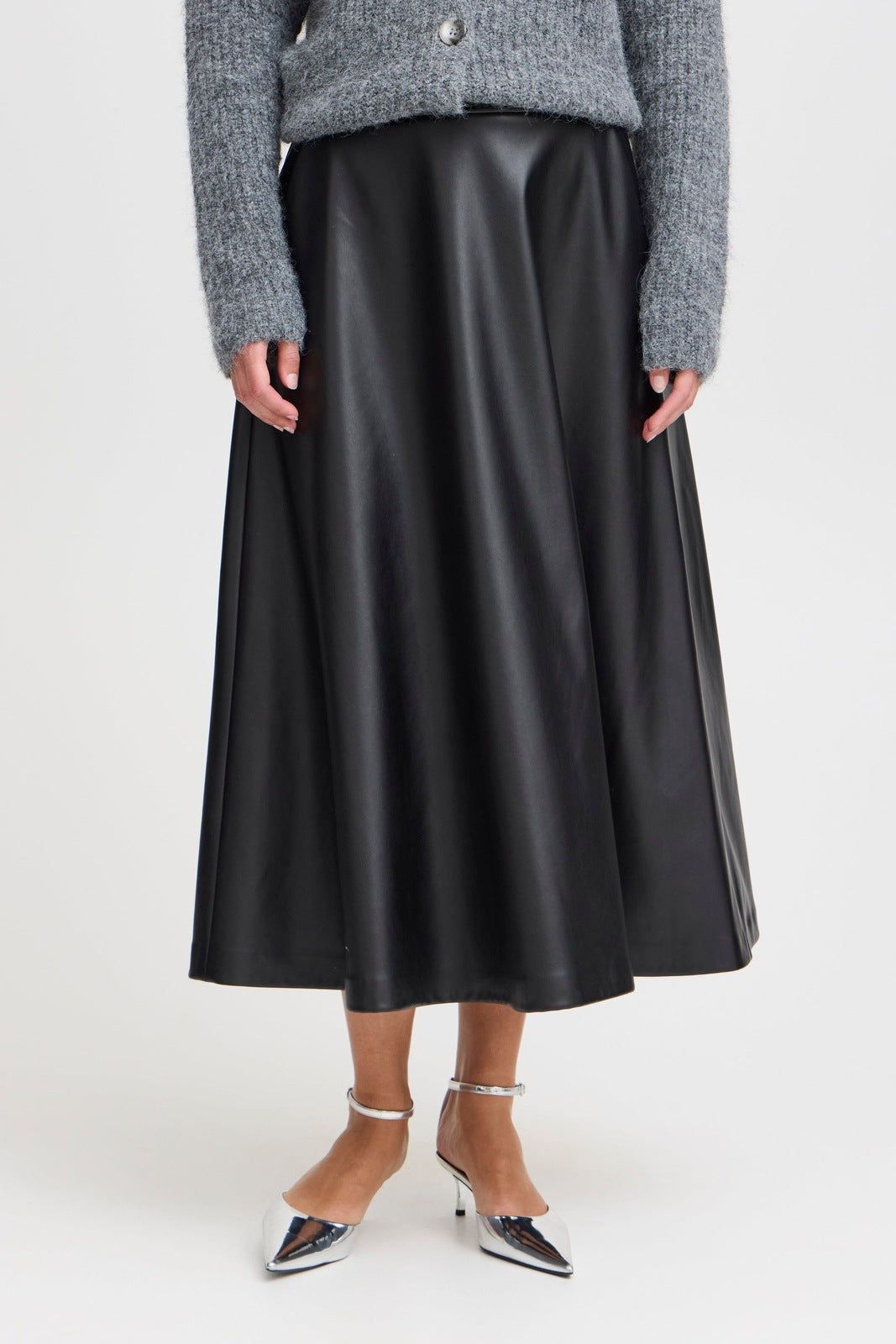 B Young Dasama Full Casual Skirt - Black 2 Shaws Department Stores